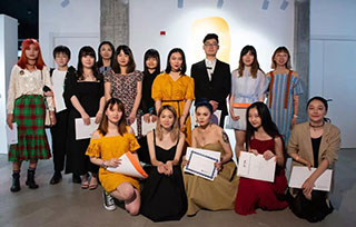 一小時前剛結束的AIVA×Clade 2019 畢業(yè)展開幕式實況來了！！