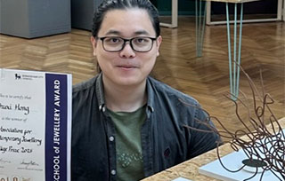 校友專訪｜迷茫小白轉(zhuǎn)賽道做首飾，如今已是ACJ College Prize獎(jiǎng)項(xiàng)得主