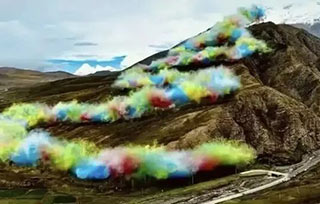 “升龍”還是“翻車”？始祖鳥×蔡國強事件背后的時尚與藝術教育啟示